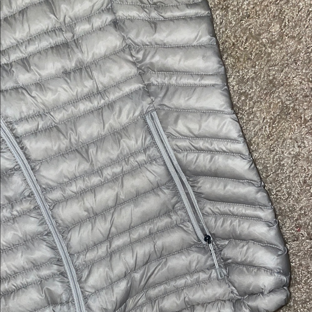 Patagonia Lightweight Quilted Vest - Picture 4 of 8
